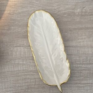 White Feather tray